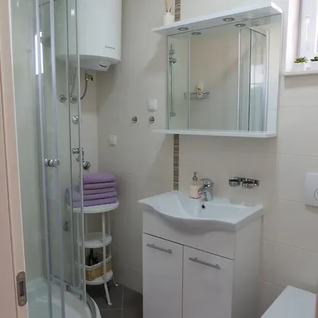 Apartment Nava *