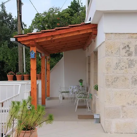Nava Apartment *