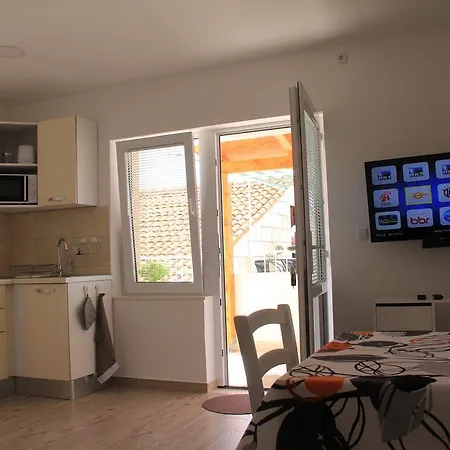 Nava Apartment