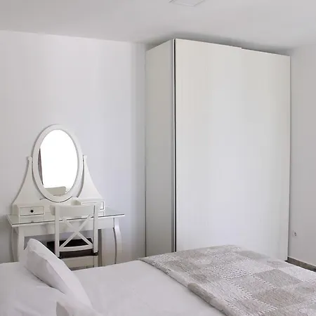 Nava Apartment *